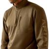 ARIAT Men’s Team Logo 1/4 Zip Sweatshirt(Brine Olive/Brown)
